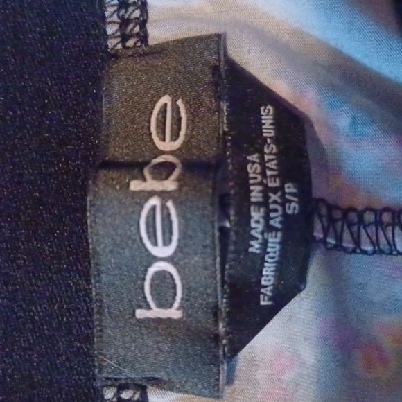 🌺bebe Black and Pink Leggings with Paisley Print - Picture 3 of 7